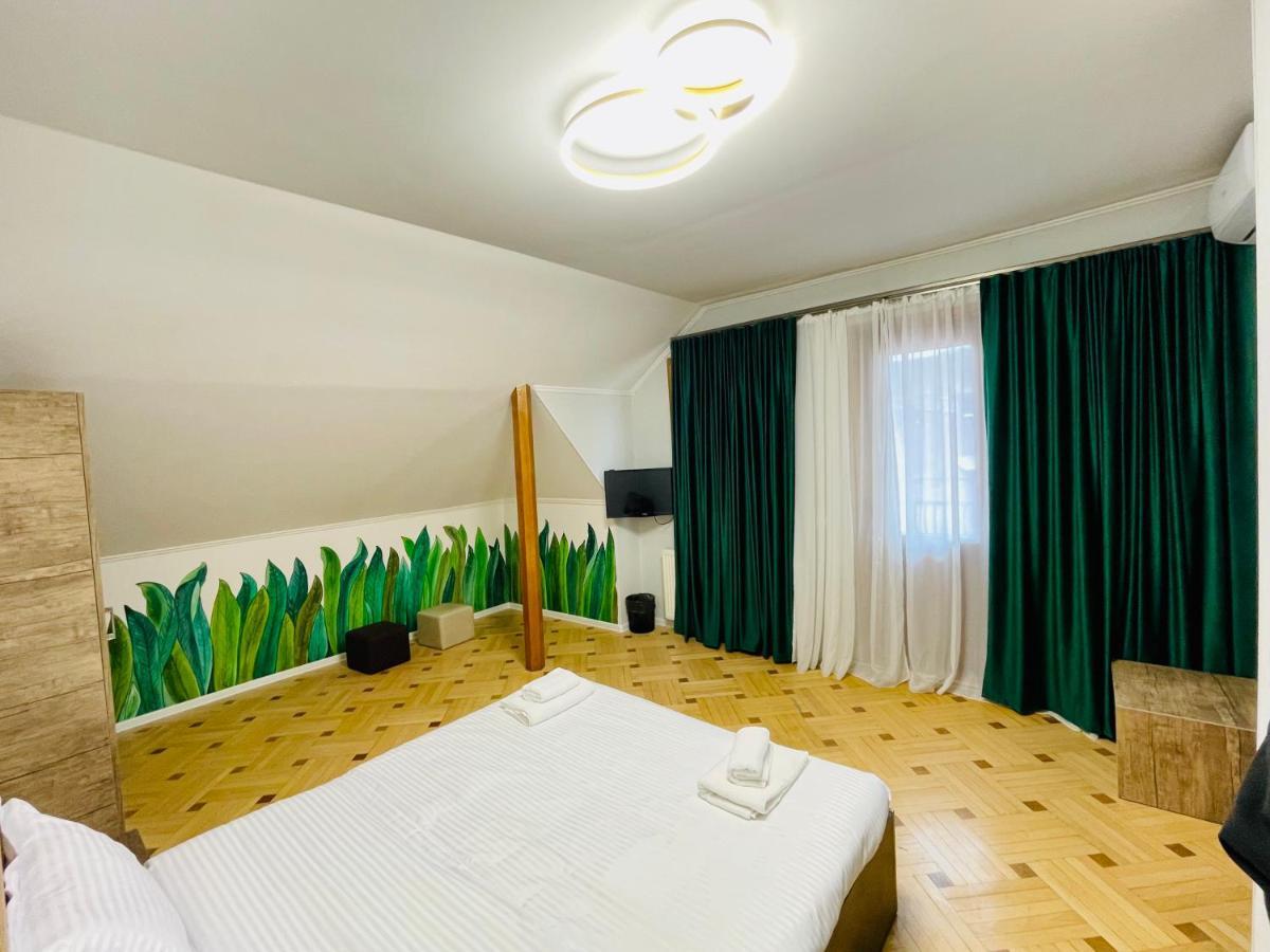 Quality Inn Тбилиси Экстерьер фото