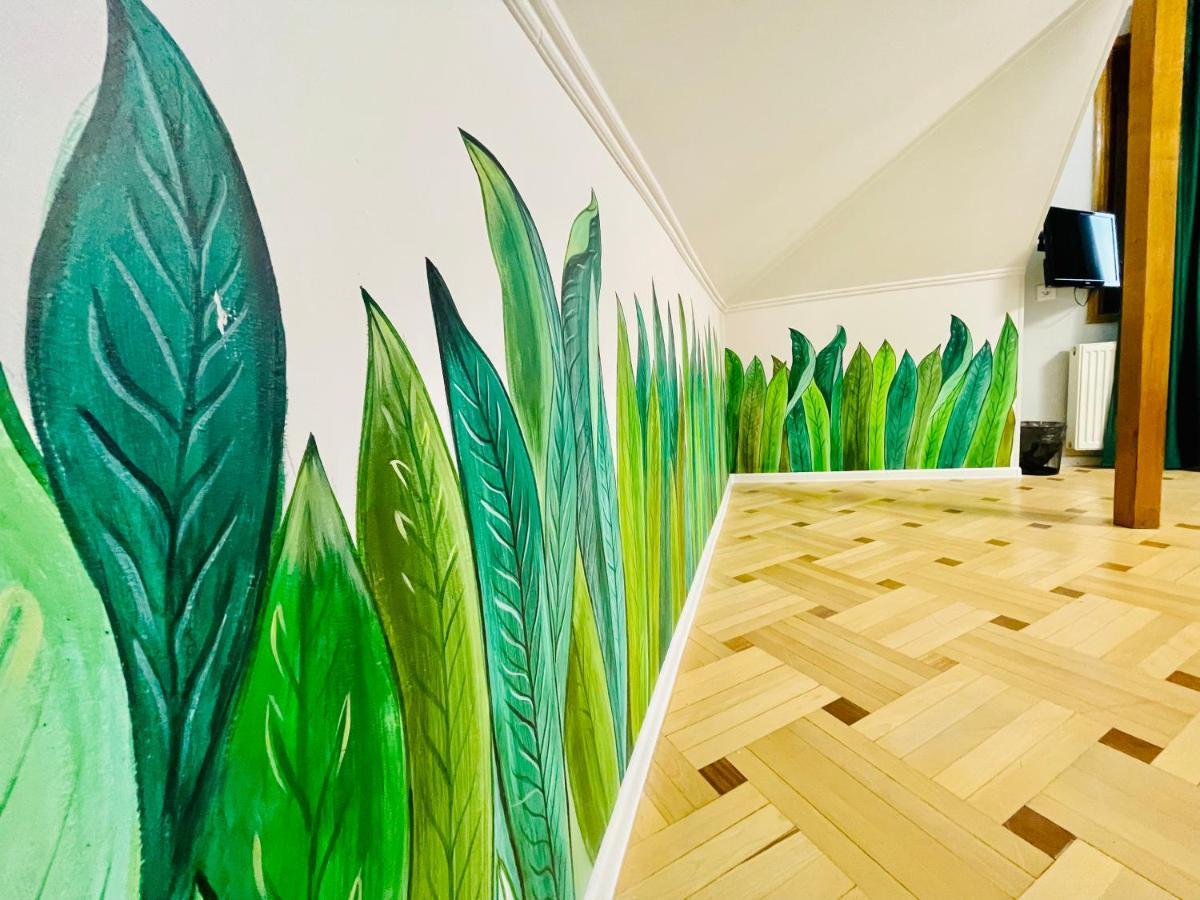 Quality Inn Тбилиси Экстерьер фото