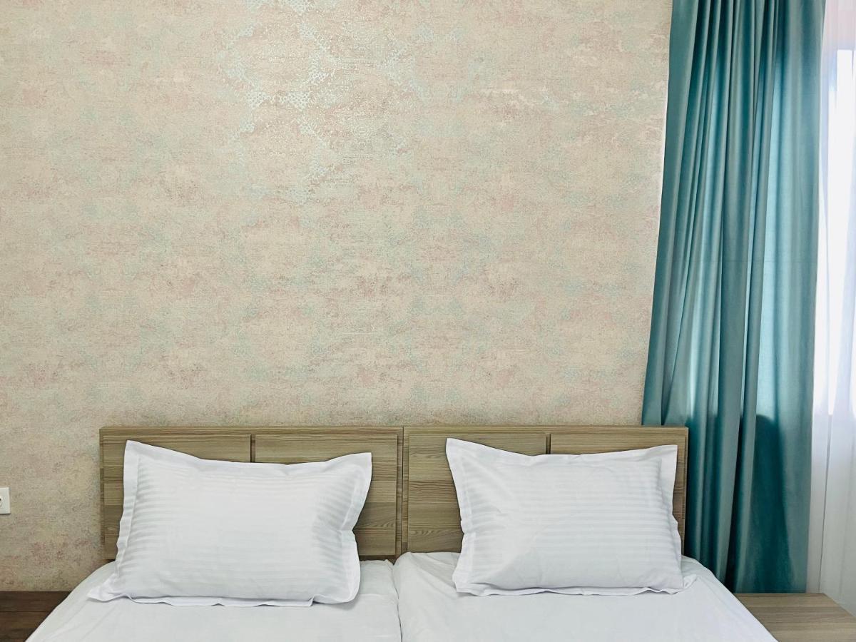 Quality Inn Тбилиси Экстерьер фото