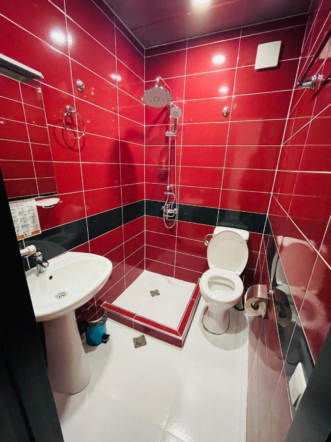 Quality Inn Тбилиси Экстерьер фото