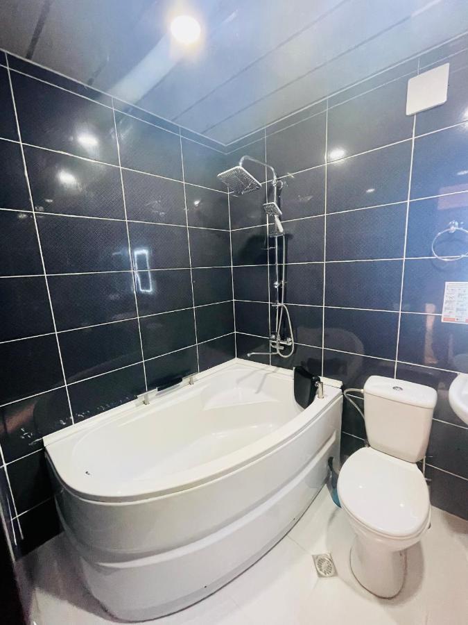 Quality Inn Тбилиси Экстерьер фото