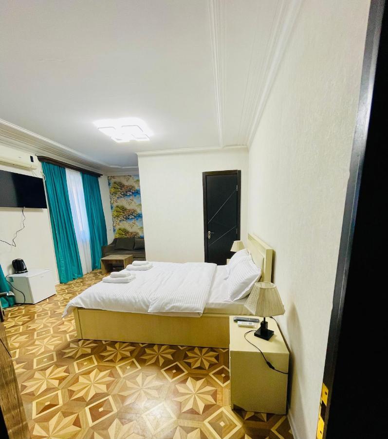 Quality Inn Тбилиси Экстерьер фото