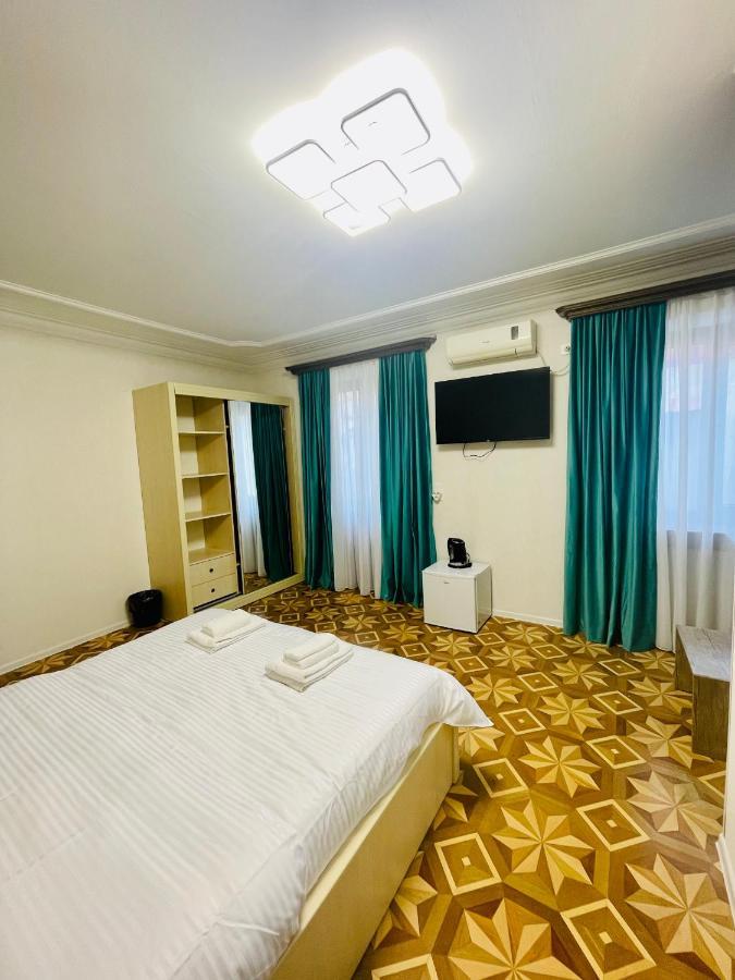 Quality Inn Тбилиси Экстерьер фото