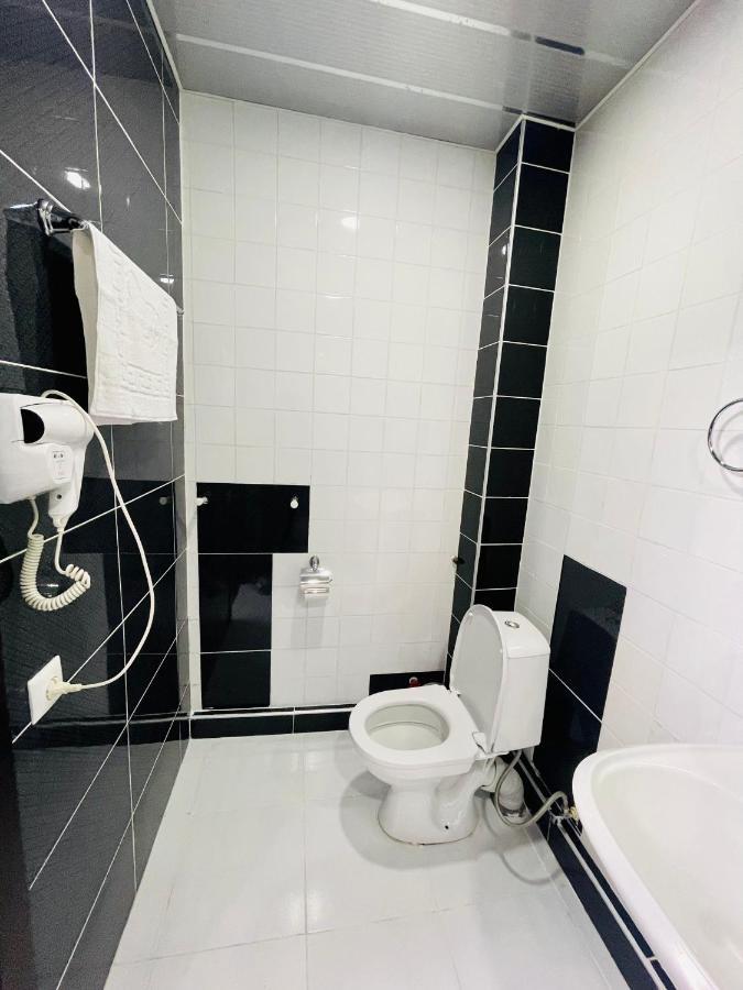 Quality Inn Тбилиси Экстерьер фото