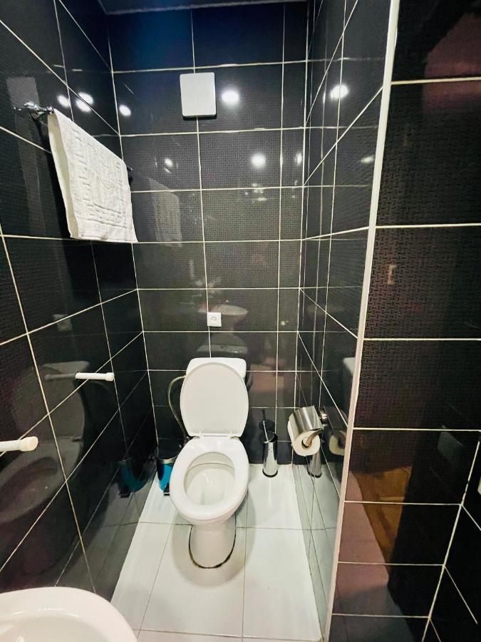 Quality Inn Тбилиси Экстерьер фото