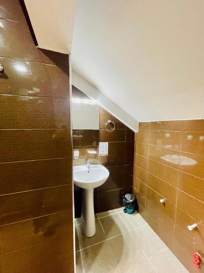 Quality Inn Тбилиси Экстерьер фото
