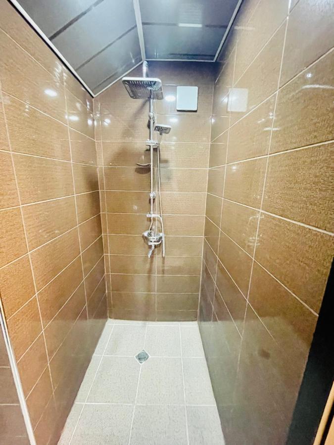Quality Inn Тбилиси Экстерьер фото