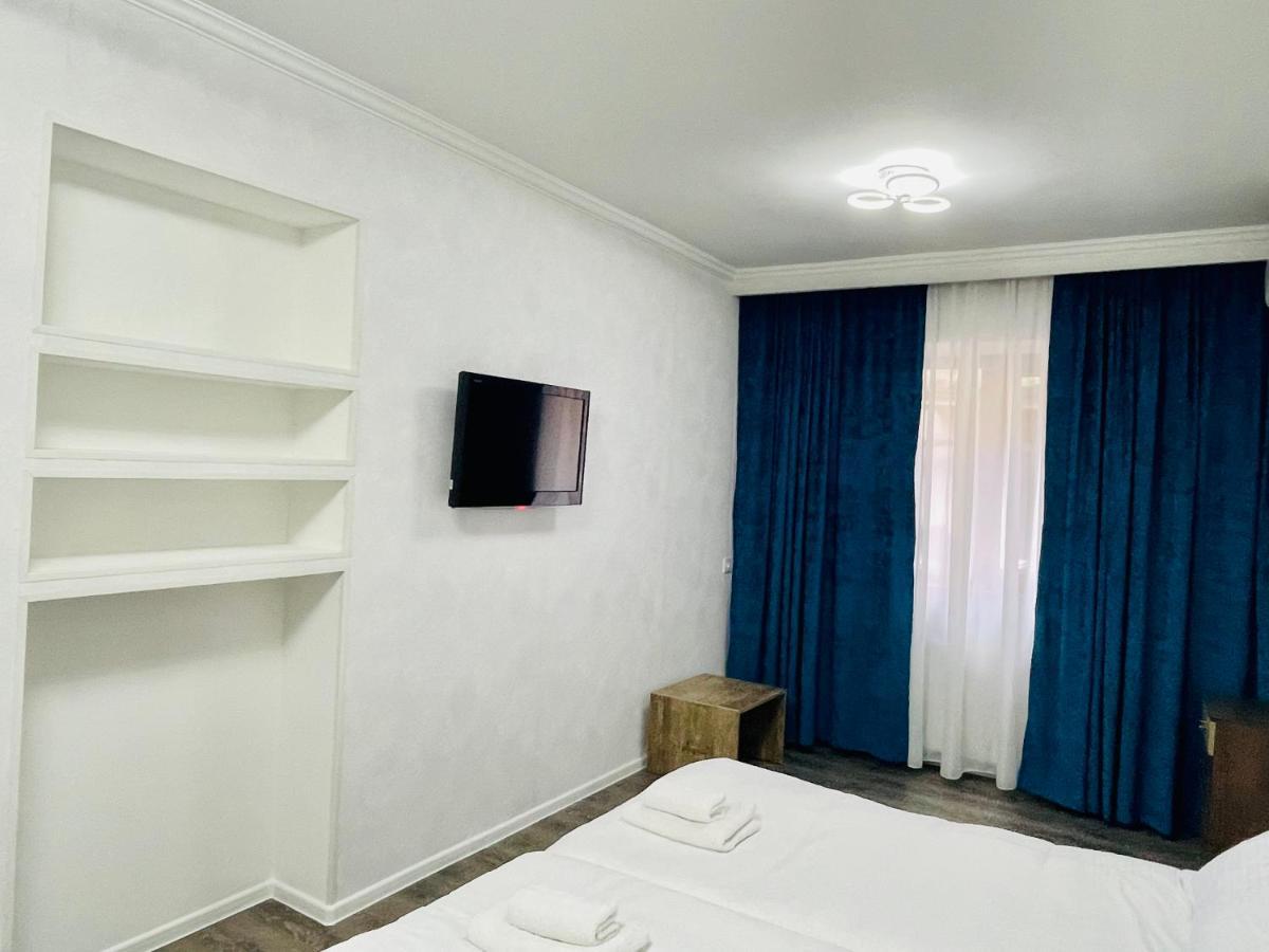 Quality Inn Тбилиси Экстерьер фото